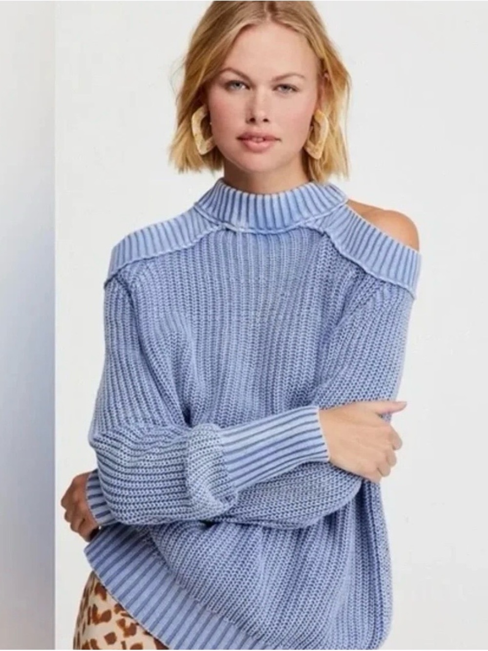 Cold-Shoulder Ribbed Knit Sweater - Light Blue